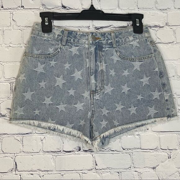 Le Lis Star Print Denim Shorts - Picture 1 of 6